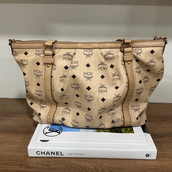 MCM shoulder bag NO strap - Picture 2 of 6